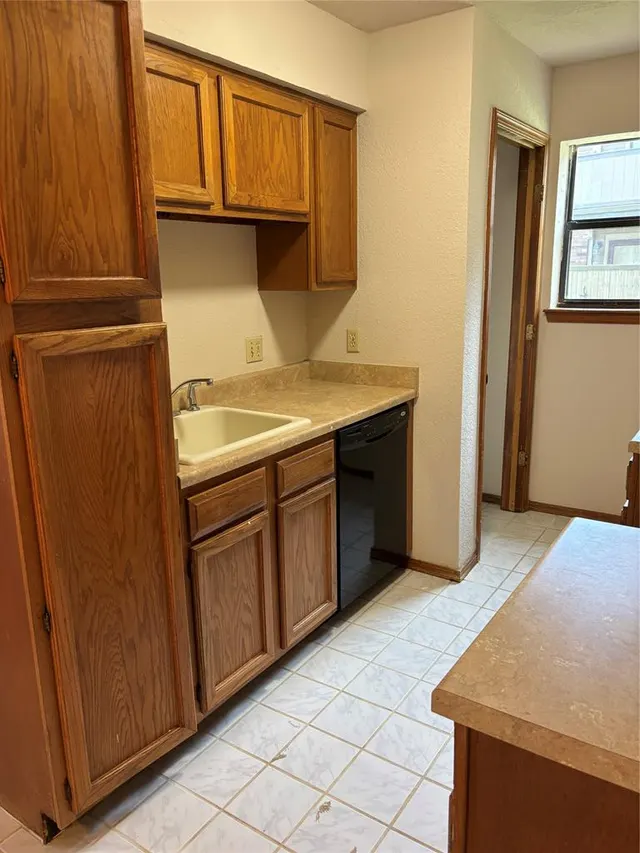 Photo 5 — 11407 Springhollow Road 407, Oklahoma City, OK 73120