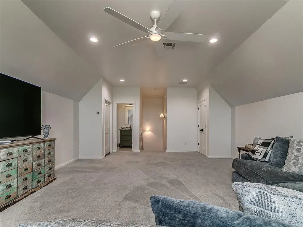 Photo 43 — 10713 NW 26th Street, Yukon, OK 73099