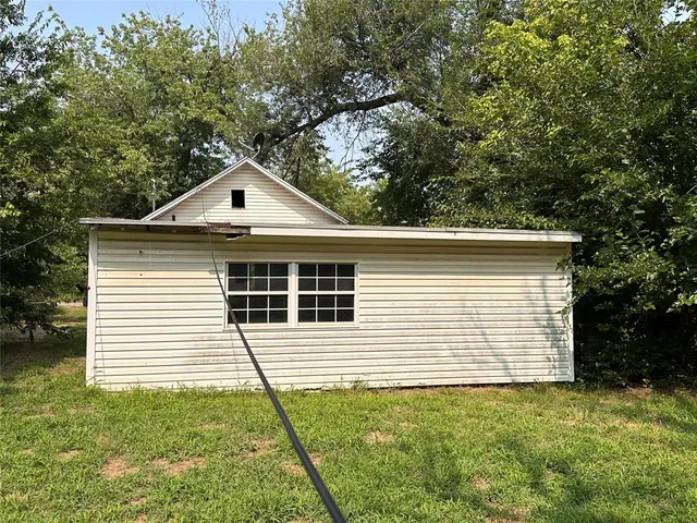 Photo 2 — 1105 N Minnesota Avenue, Shawnee, OK 74801