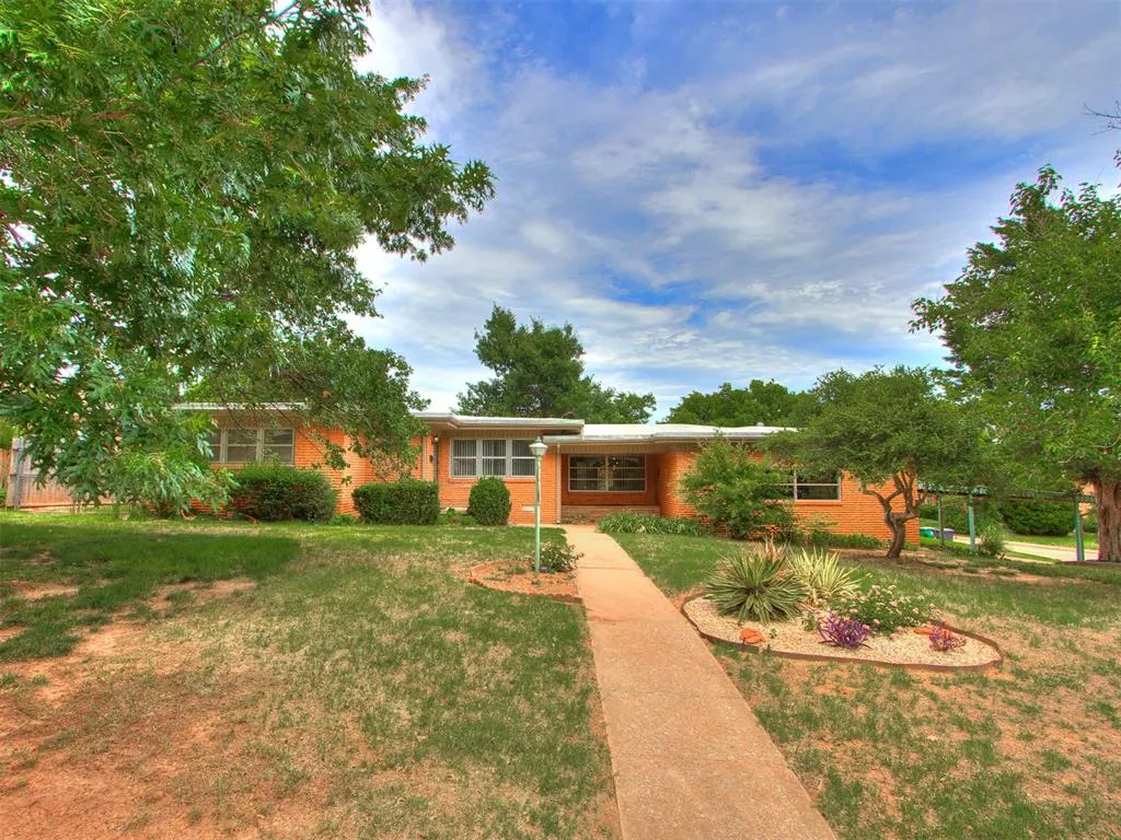Front exterior — 401 NW 44th Street, Oklahoma City, OK 73118