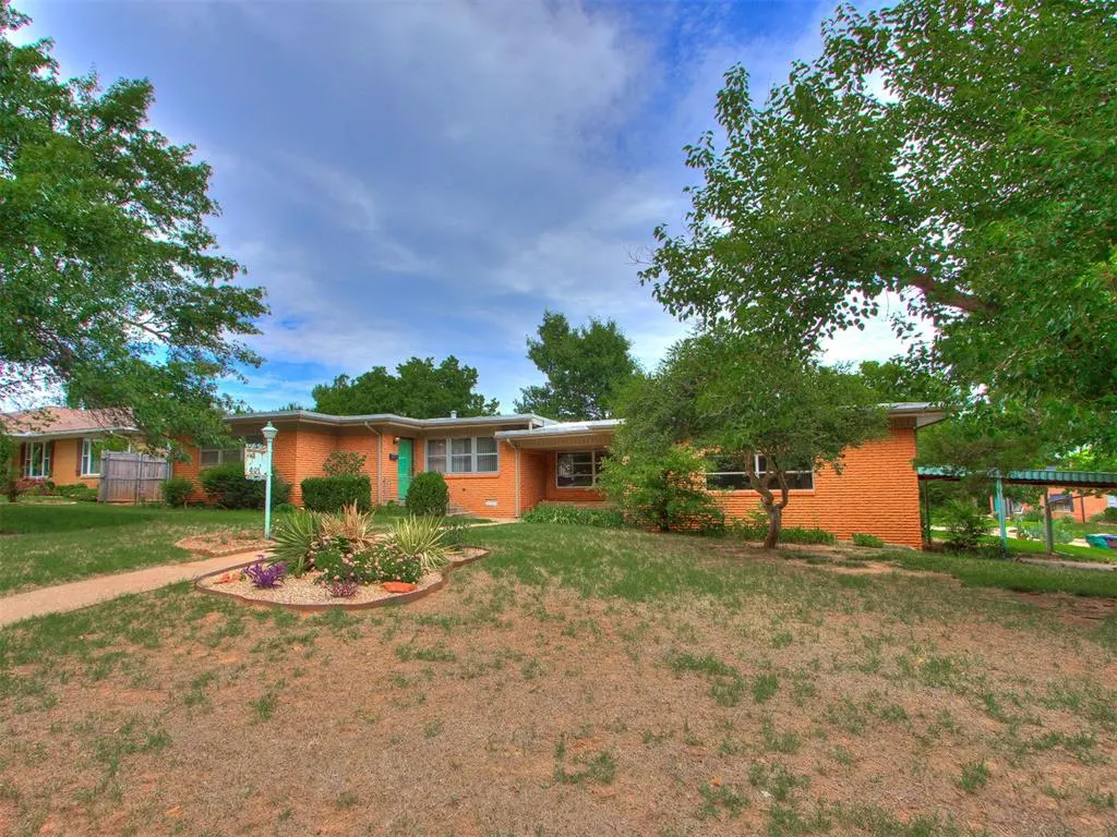Photo 2 — 401 NW 44th Street, Oklahoma City, OK 73118