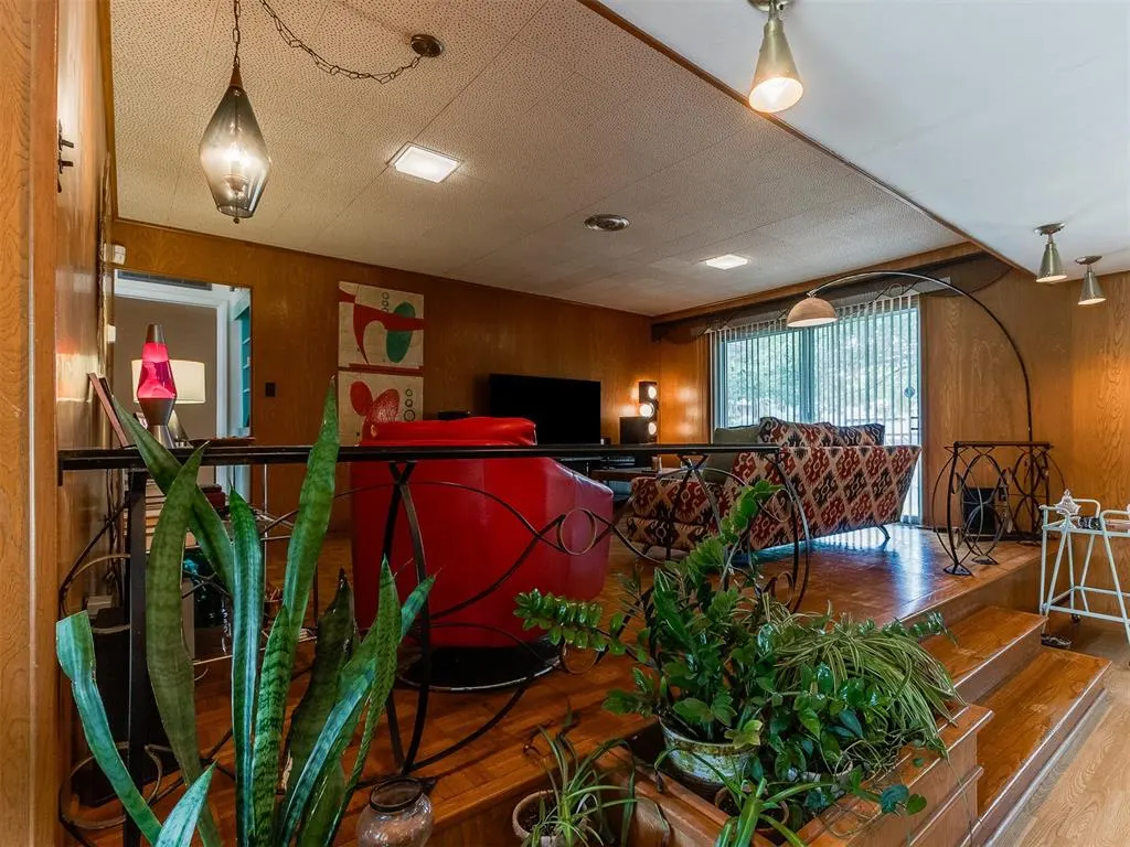 Photo 16 — 401 NW 44th Street, Oklahoma City, OK 73118