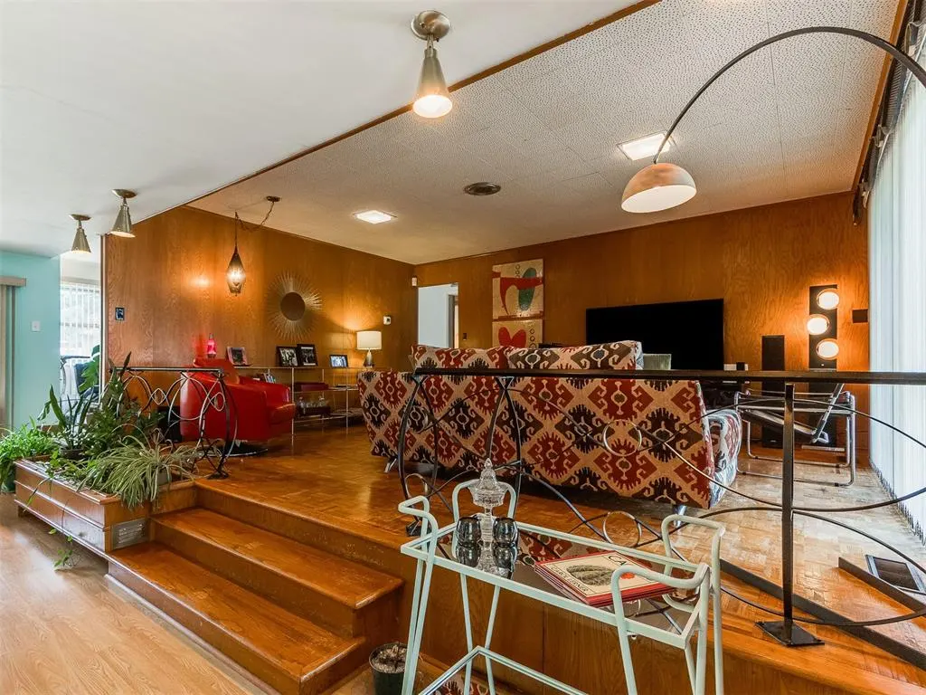 Photo 19 — 401 NW 44th Street, Oklahoma City, OK 73118