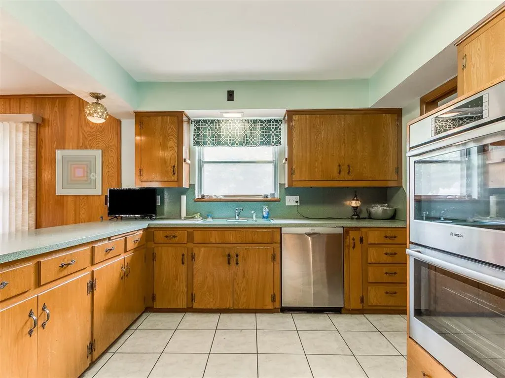 Photo 34 — 401 NW 44th Street, Oklahoma City, OK 73118