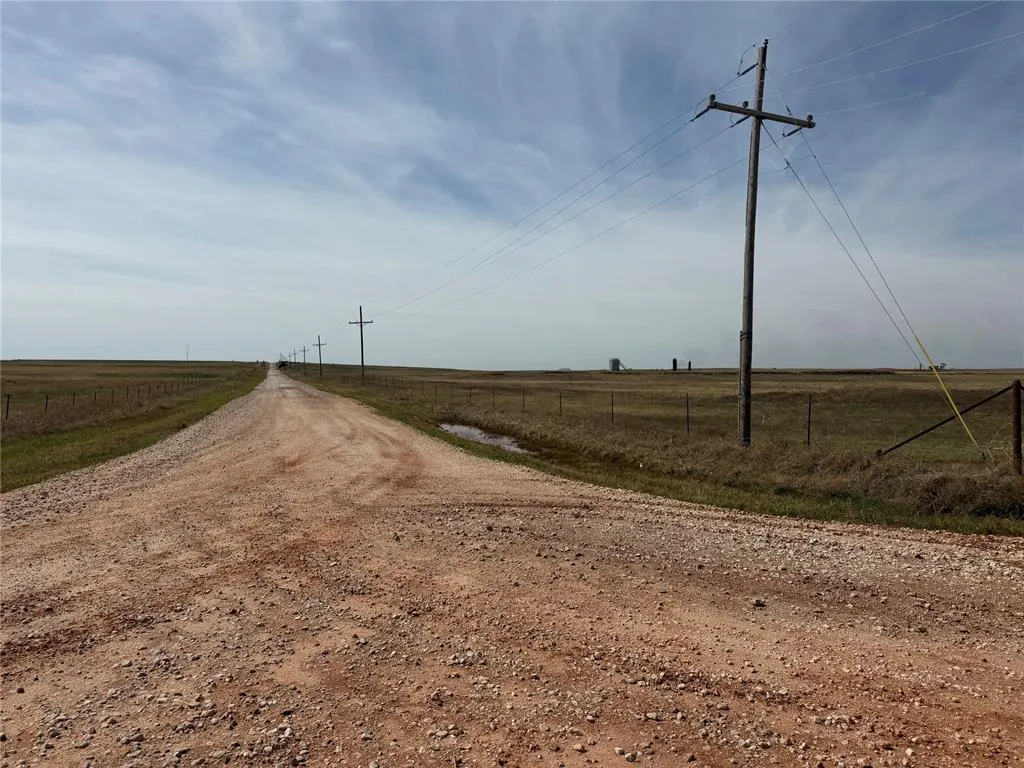 Photo 2 — 0000 E 740 Road, Loyal, OK 73756