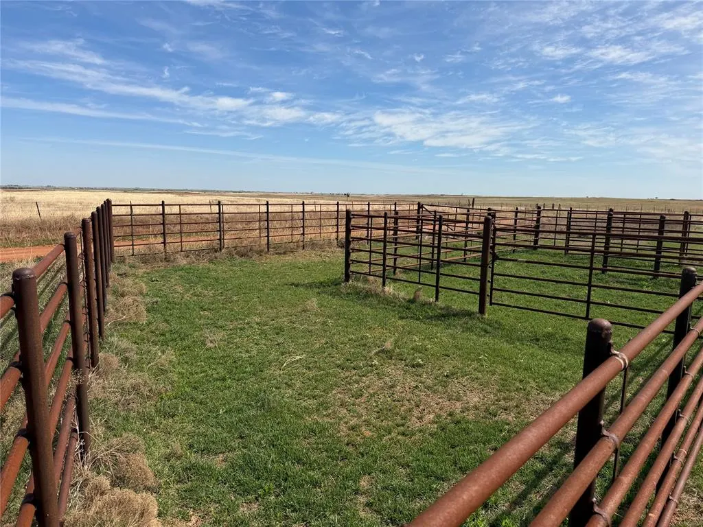 Photo 6 — 0000 E 740 Road, Loyal, OK 73756
