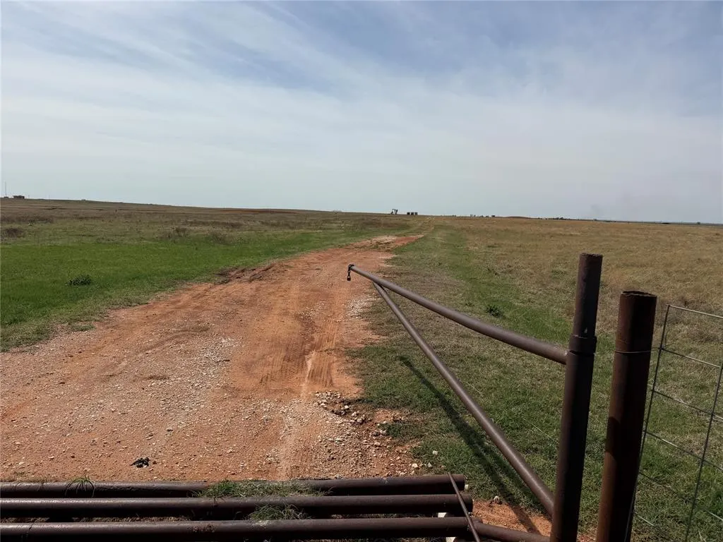 Photo 12 — 0000 E 740 Road, Loyal, OK 73756