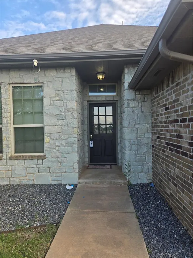 Photo 2 — 2908 NW 184th Street, Edmond, OK 73012