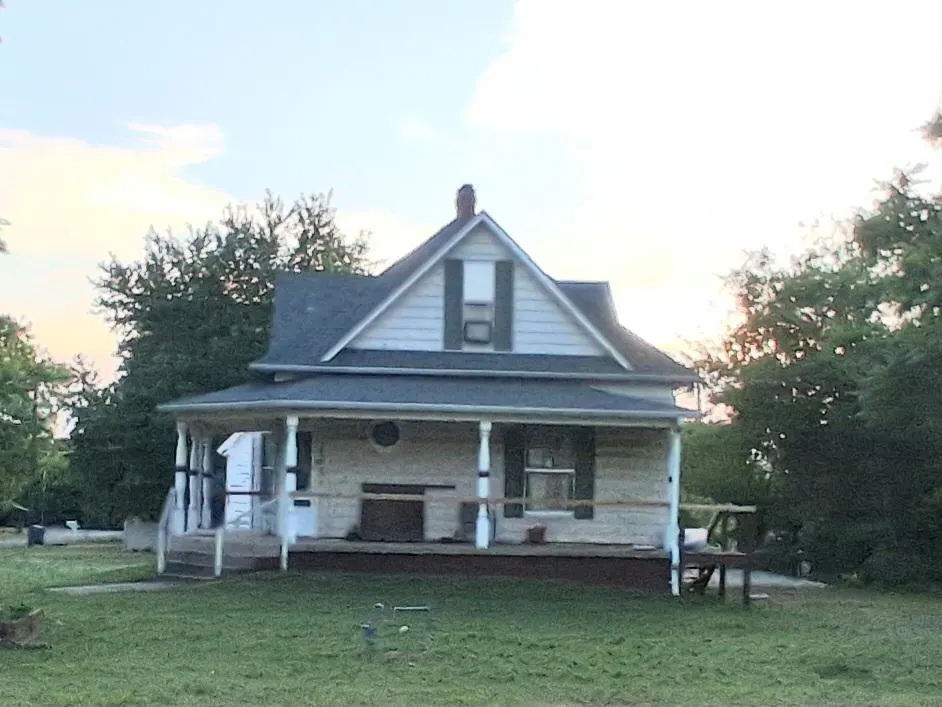 Front exterior — 523 Bennett Boulevard, Chandler, OK 74834