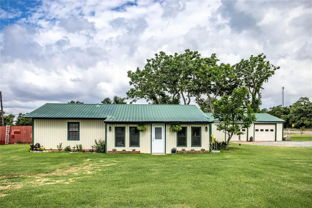 Front exterior — 1009 Easy Street, Fort Cobb, OK 73038