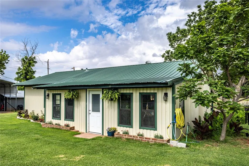 Photo 4 — 1009 Easy Street, Fort Cobb, OK 73038