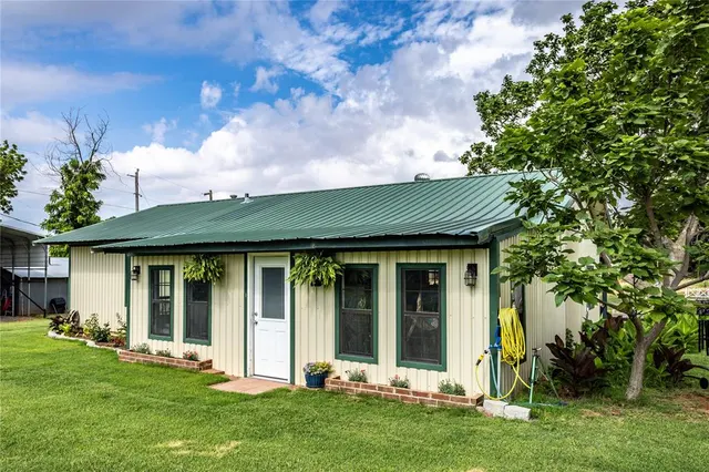 Photo 4 — 1009 Easy Street, Fort Cobb, OK 73038