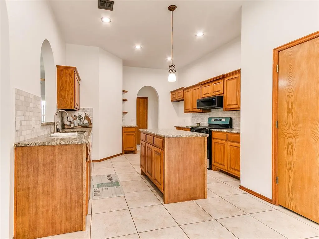Photo 10 — 8308 NW 83rd Street, Oklahoma City, OK 73132