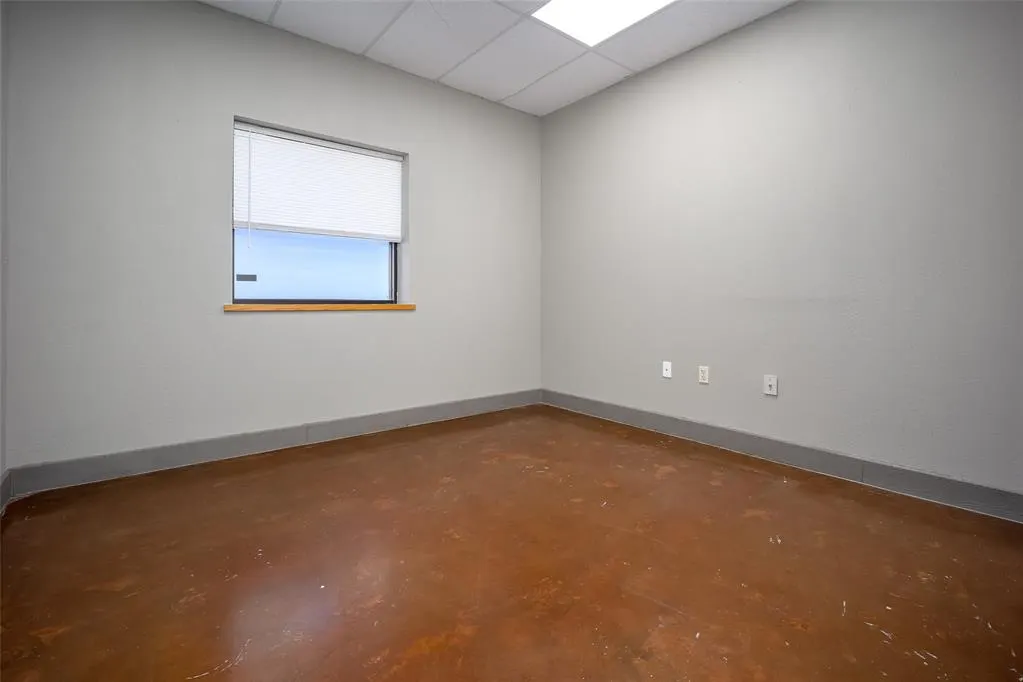 Photo 6 — 425 W Airport Road, Hinton, OK 73047