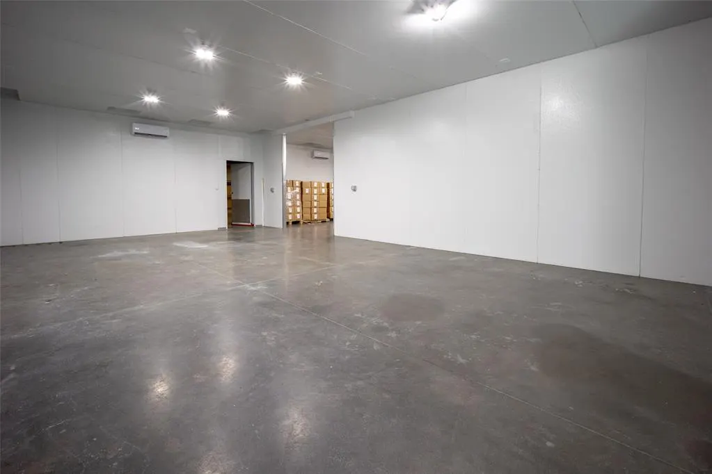 Photo 14 — 425 W Airport Road, Hinton, OK 73047