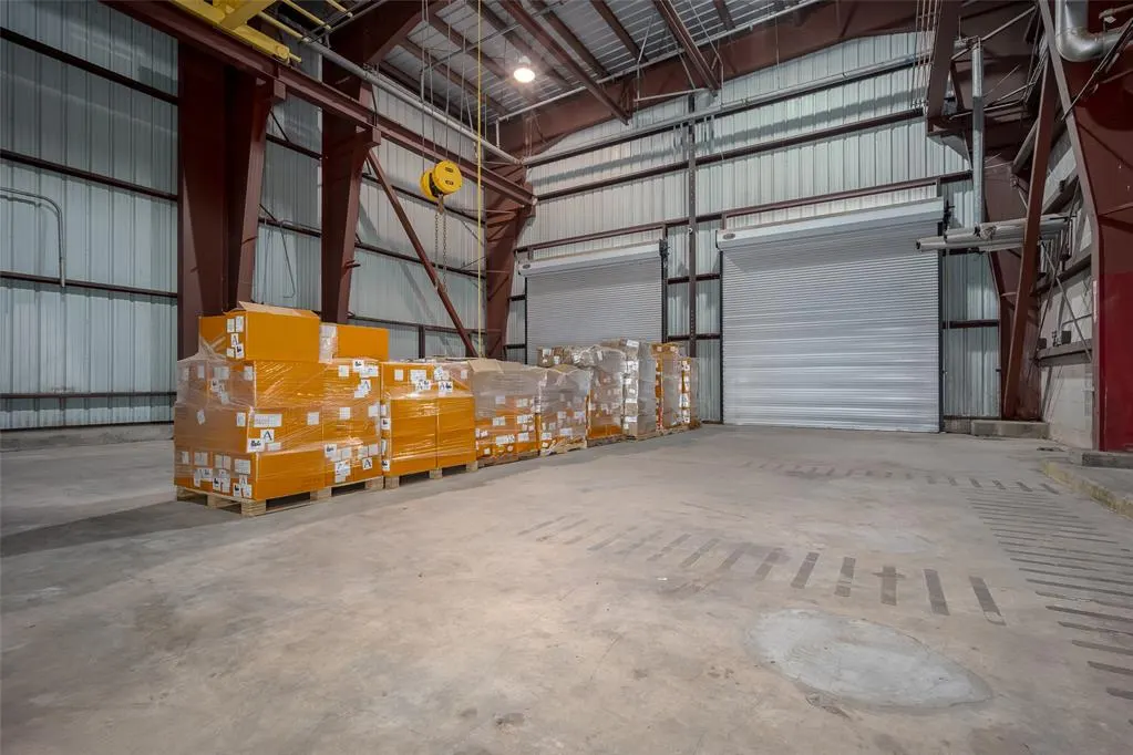 Photo 19 — 425 W Airport Road, Hinton, OK 73047