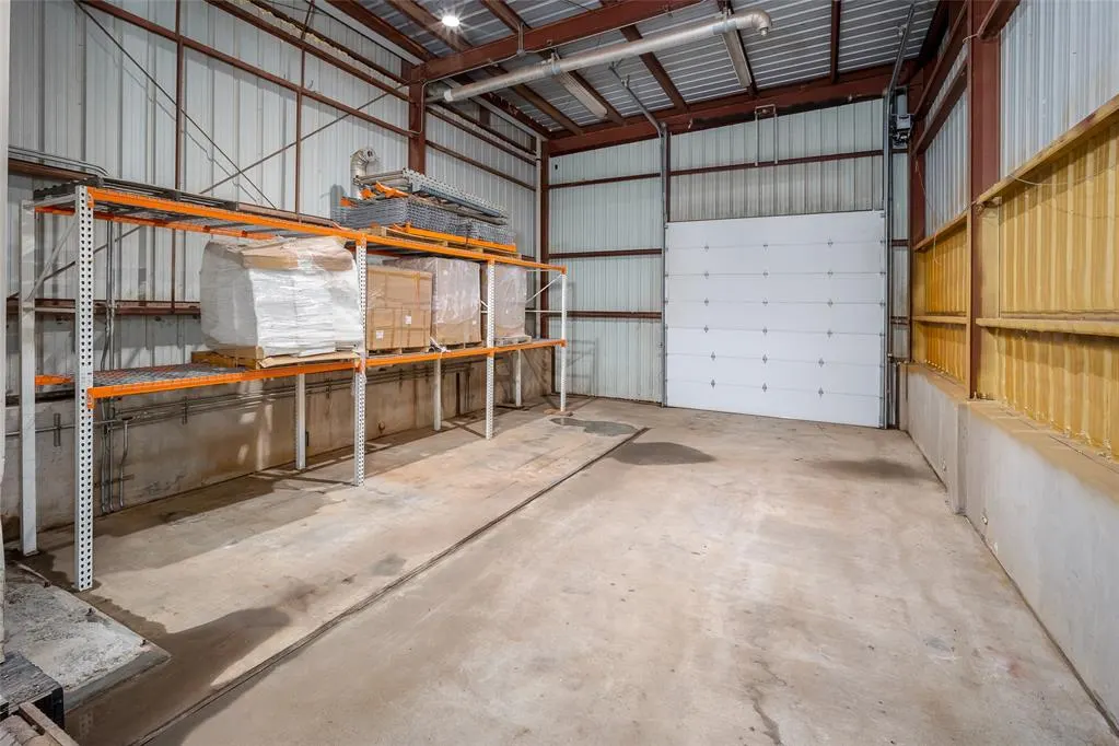 Photo 24 — 425 W Airport Road, Hinton, OK 73047