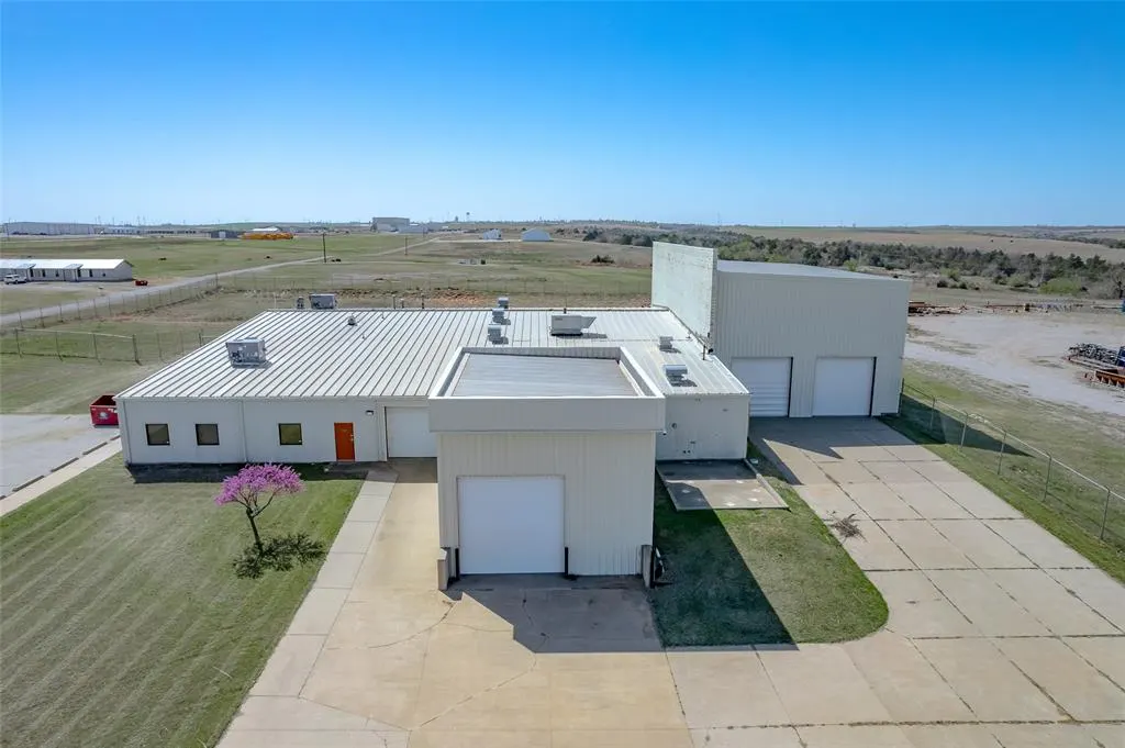 Photo 29 — 425 W Airport Road, Hinton, OK 73047