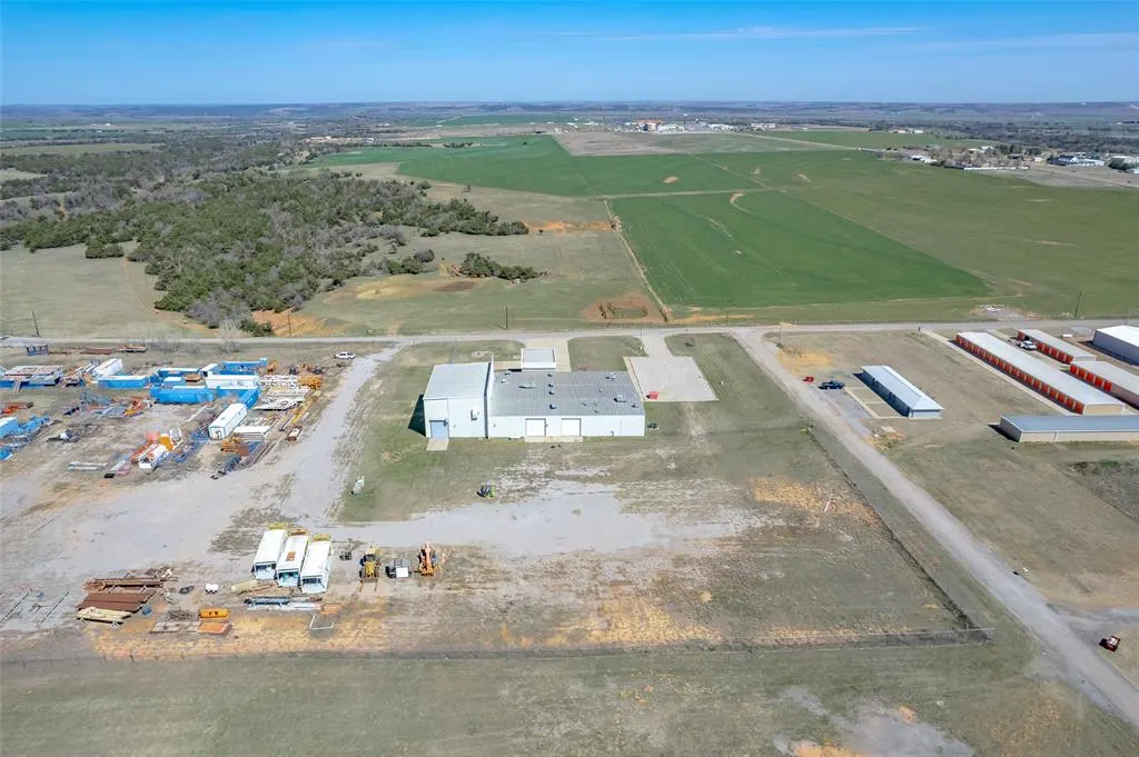 Photo 40 — 425 W Airport Road, Hinton, OK 73047