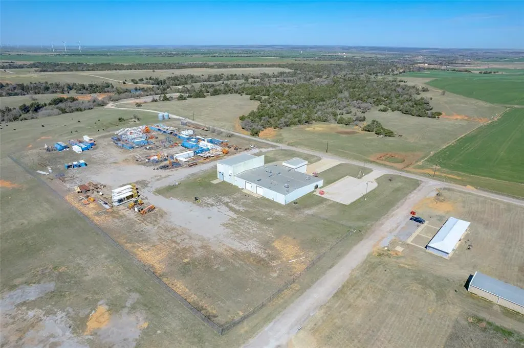 Photo 41 — 425 W Airport Road, Hinton, OK 73047