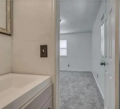 Photo 10 — 809 Englewood Road, Del City, OK 73115