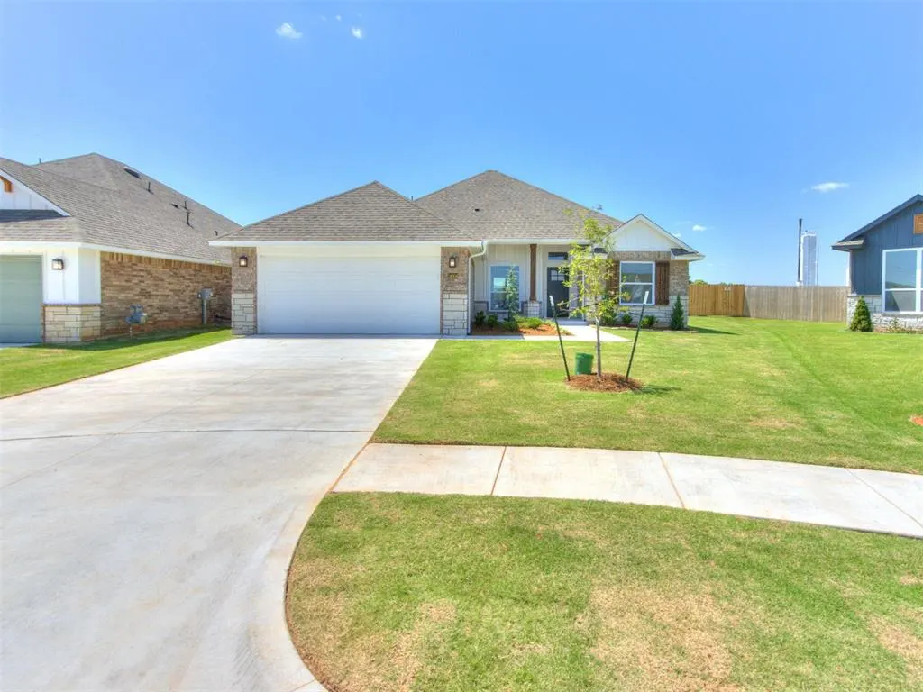 Front exterior — 14004 Tybee Island Drive, Yukon, OK 73099