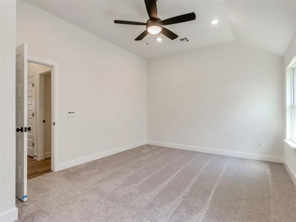 Photo 16 — 14004 Tybee Island Drive, Yukon, OK 73099