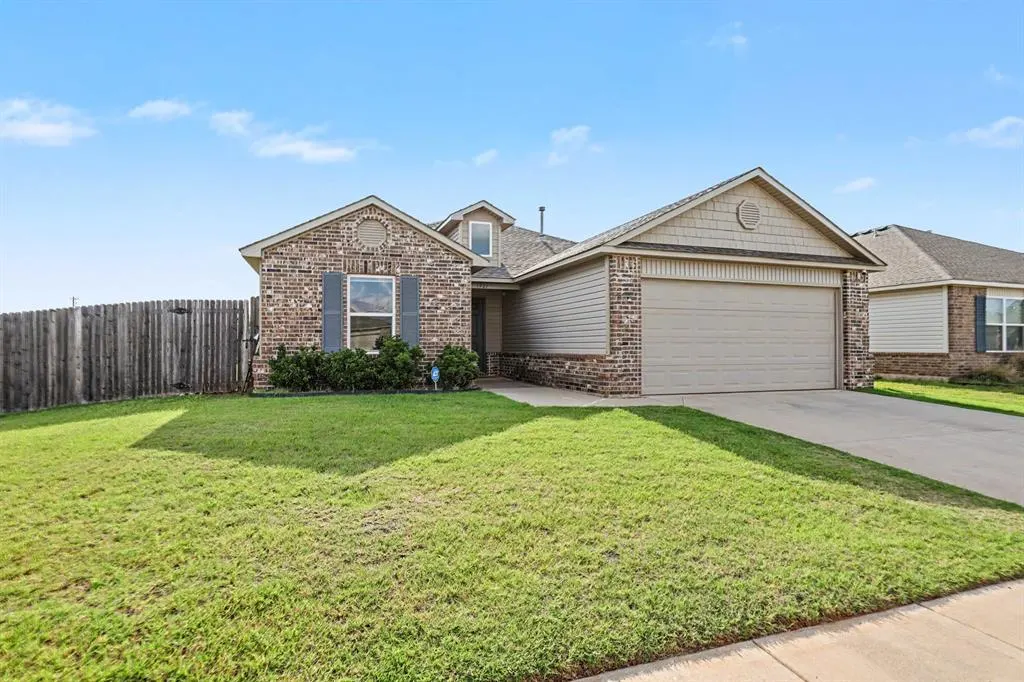 Photo 2 — 1901 Hannah Lane, Oklahoma City, OK 73127