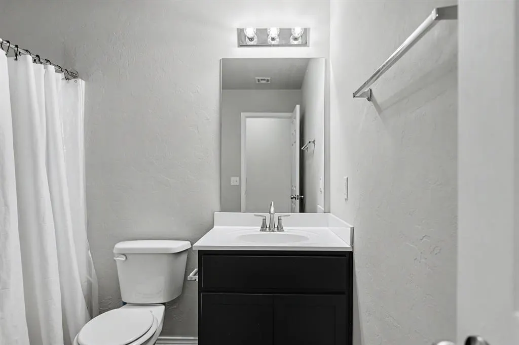 Photo 19 — 1901 Hannah Lane, Oklahoma City, OK 73127