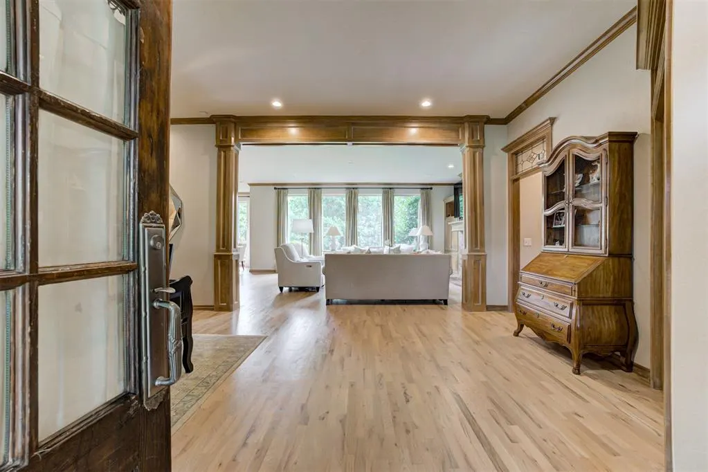 Photo 6 — 201 Hollowdale Circle, Edmond, OK 73003