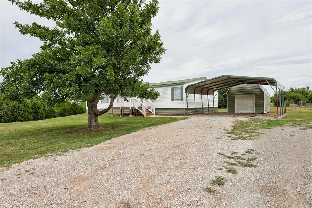 Photo 3 — 2501 Kelly Road, Guthrie, OK 73044