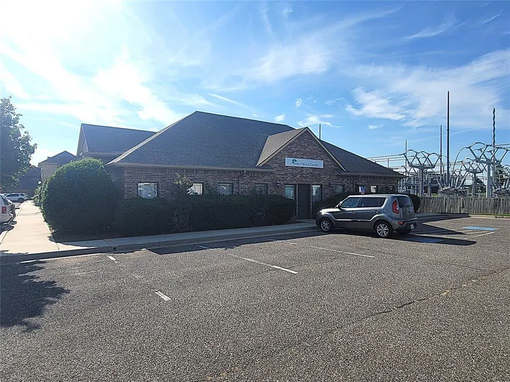 Photo 2 — 1630 SW 122nd Street, Oklahoma City, OK 73170