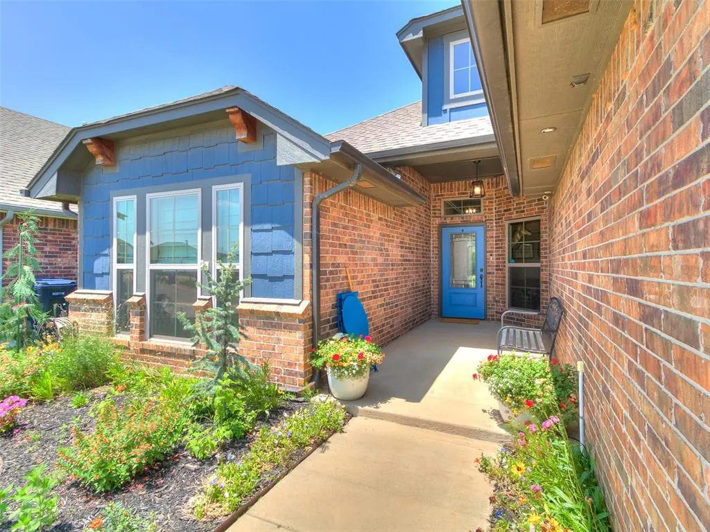 Photo 3 — 11809 Loren Brook Lane, Yukon, OK 73099