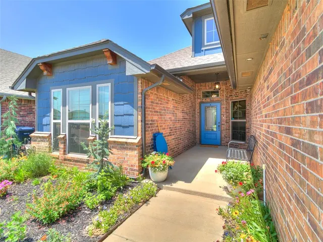 Photo 3 — 11809 Loren Brook Lane, Yukon, OK 73099