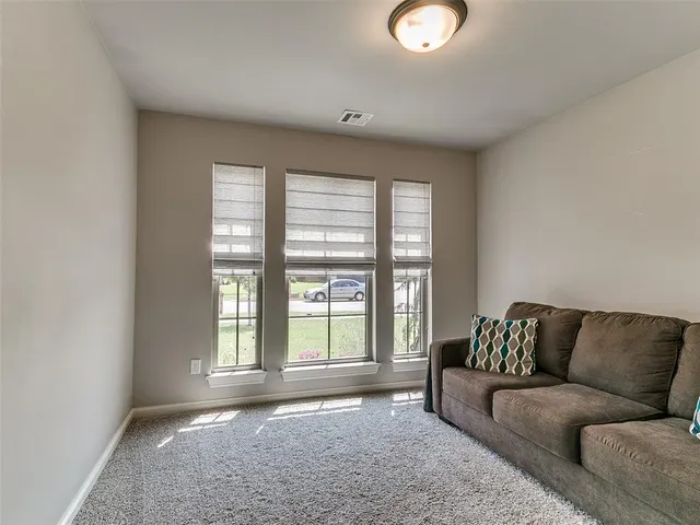 Photo 7 — 11809 Loren Brook Lane, Yukon, OK 73099