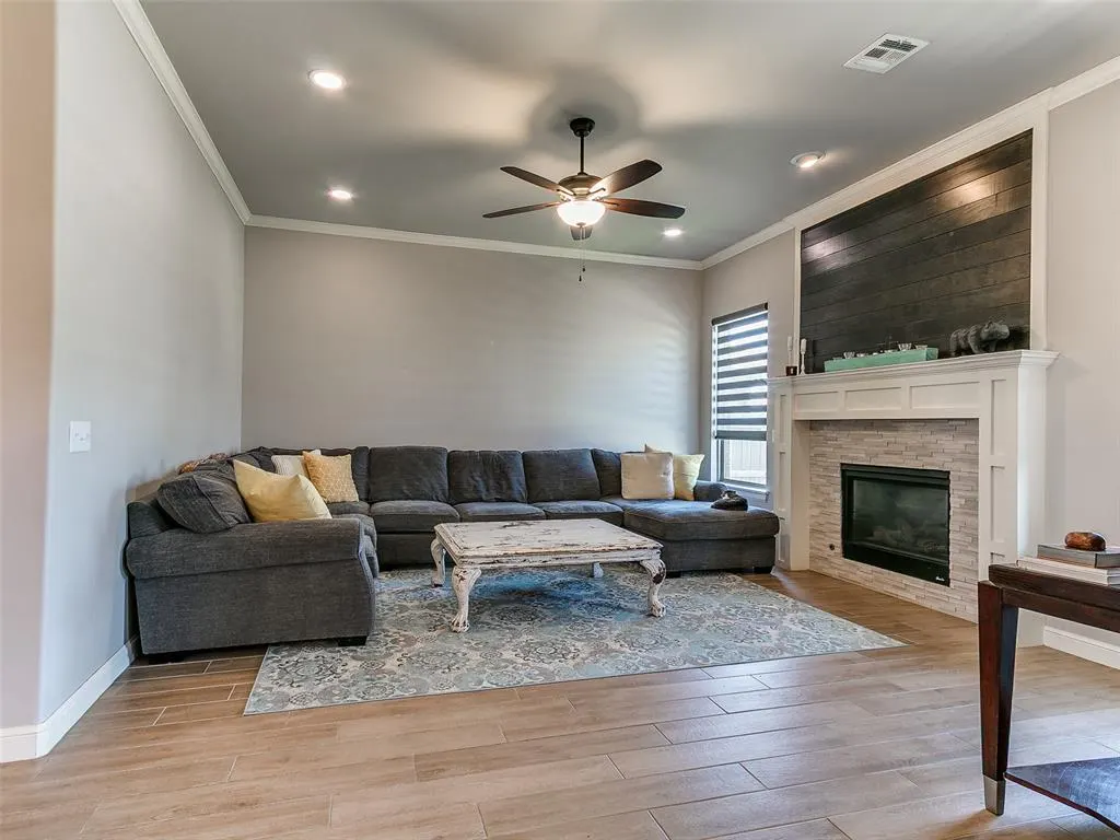 Photo 33 — 11809 Loren Brook Lane, Yukon, OK 73099