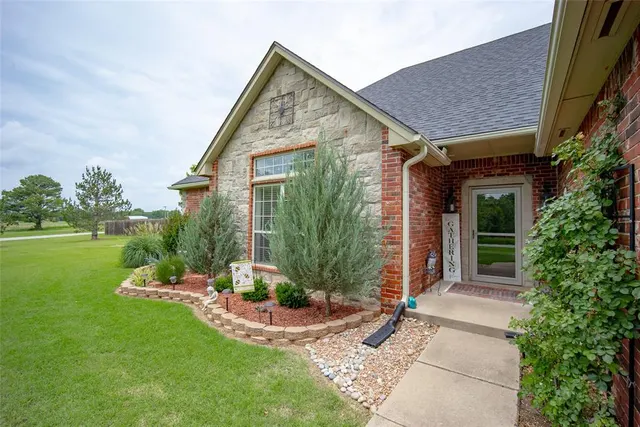 Photo 3 — 24083 Hester Circle, Washington, OK 73093