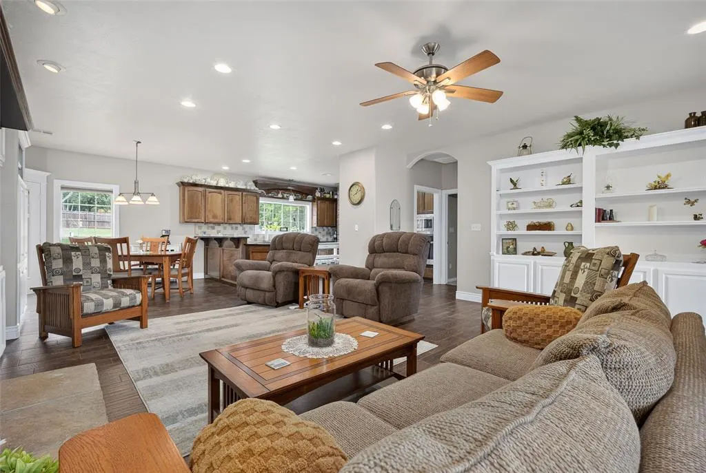 Photo 10 — 24083 Hester Circle, Washington, OK 73093