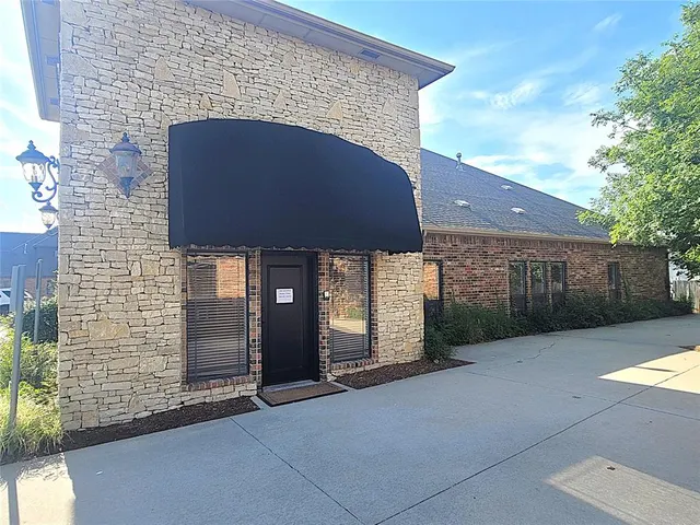 Photo 2 — 1624 SW 122nd Street, Oklahoma City, OK 73170