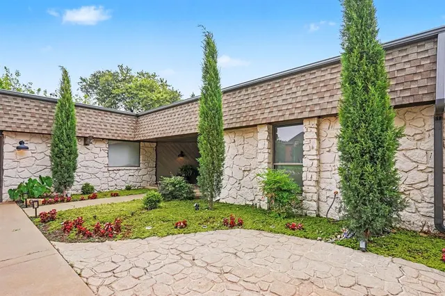 Photo 4 — 2304 SW 122nd Street, Oklahoma City, OK 73170