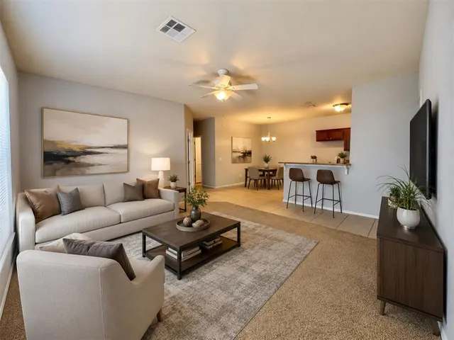 Photo 7 — 11823 SW 14th Street, Yukon, OK 73099