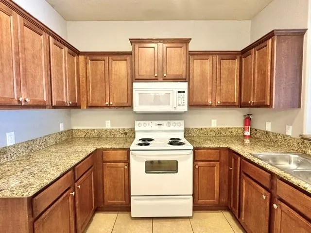 Photo 15 — 11823 SW 14th Street, Yukon, OK 73099