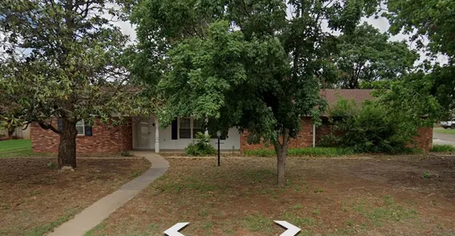 Front exterior — 1537 Pine Avenue, Weatherford, OK 73096