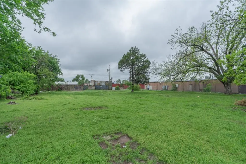 Photo 2 — 1928 NW 7th Street, Oklahoma City, OK 73106