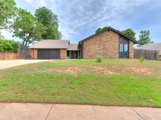 Sold home at 912 Stonehenge Drive
