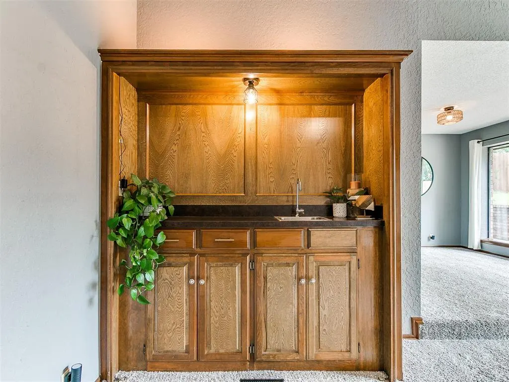 Photo 6 — 912 Stonehenge Drive, Edmond, OK 73034