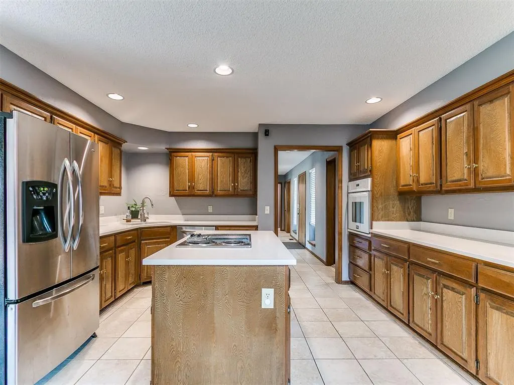 Photo 11 — 912 Stonehenge Drive, Edmond, OK 73034