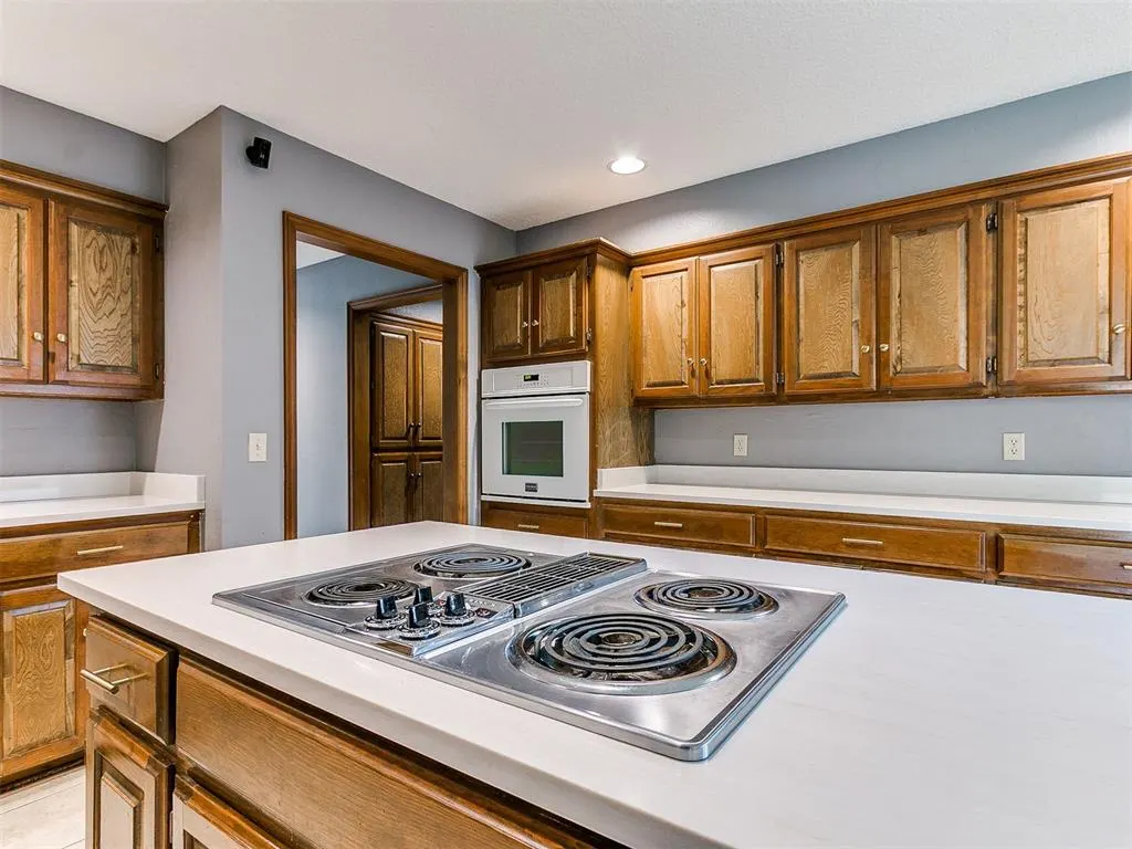 Photo 15 — 912 Stonehenge Drive, Edmond, OK 73034
