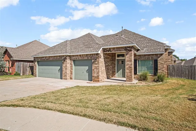 Photo 2 — 5348 Starling Way, Oklahoma City, OK 73179