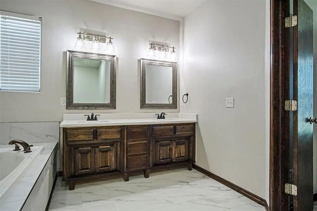 Photo 22 — 5348 Starling Way, Oklahoma City, OK 73179